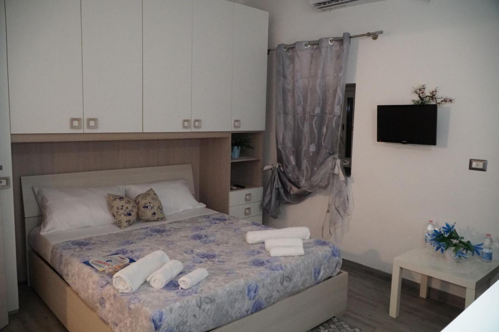 B&B porta Garibaldi CTA Habitación foto